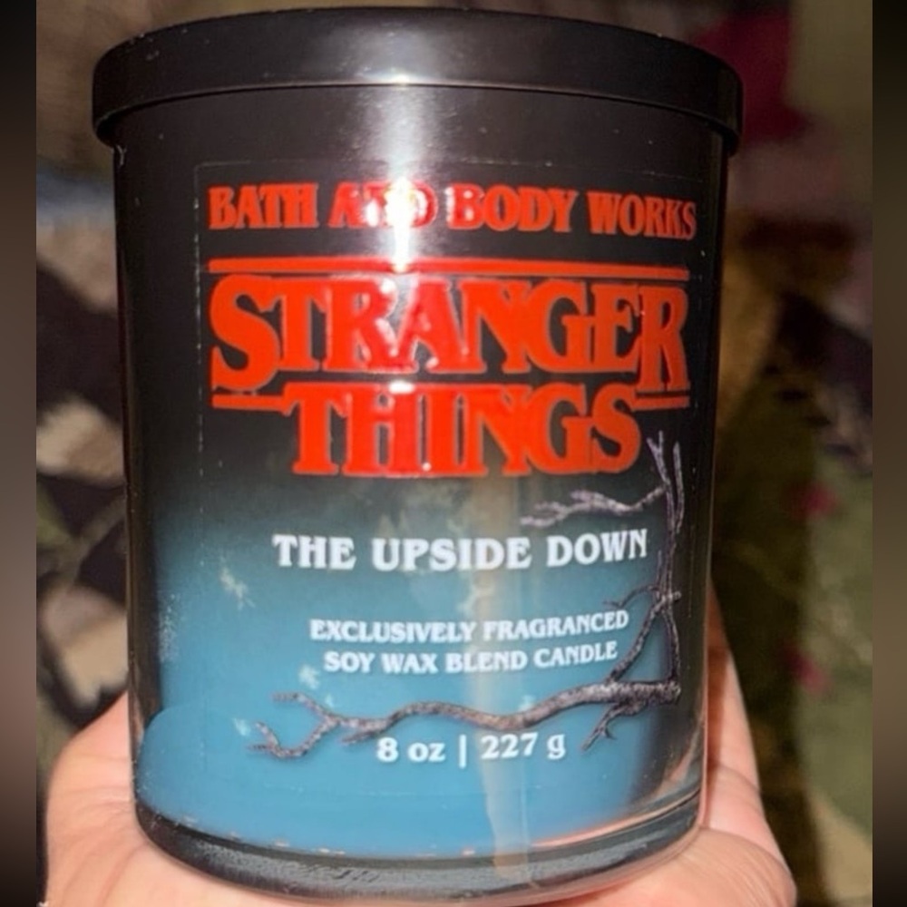 Stranger Things the upside down candle